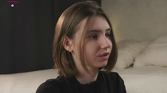 MeghanElson online show from 04.14.26