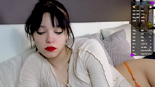 Snapshot of WildaBendell chatting on 12.07.24 WildaBendell online show from 12.07.24