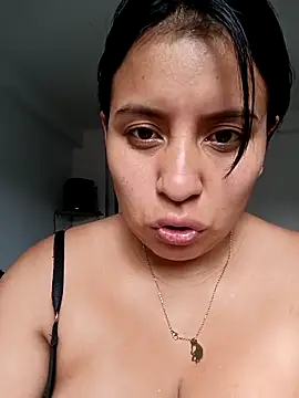  LATINA  online show from 11.26.25