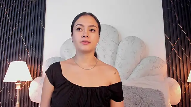 Jaslyn  Smith online show from 04.13.26