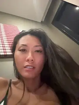 Snapshot of thai-dreamgirl chatting on 04.17.26 thai-dreamgirl online show from 04.17.26