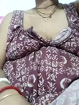 Snapshot of miss-Riy chatting on 12.18.24 miss-Riy online show from 12.18.24