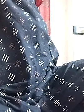 Snapshot of miss-Riy chatting on 10.08.25 miss-Riy online show from 10.08.25