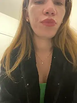 Snapshot of EvaRush chatting on 01.29.25 EvaRush online show from 01.29.25