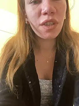 Snapshot of EvaRush chatting on 02.04.25 EvaRush online show from 02.04.25