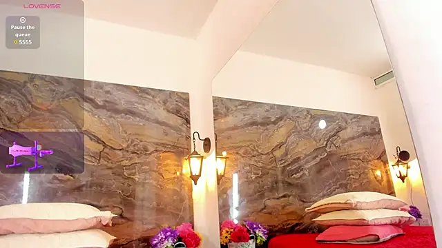 Analiasmith89 online show from 02.14.25