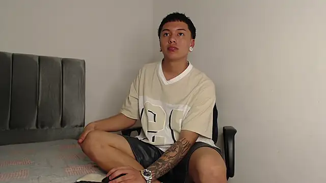 Snapshot of alex-lover chatting on 01.28.25 alex-lover online show from 01.28.25