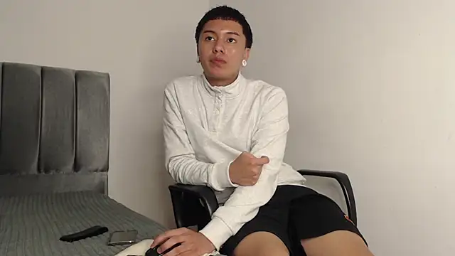 Snapshot of alex-lover chatting on 01.31.25 alex-lover online show from 01.31.25