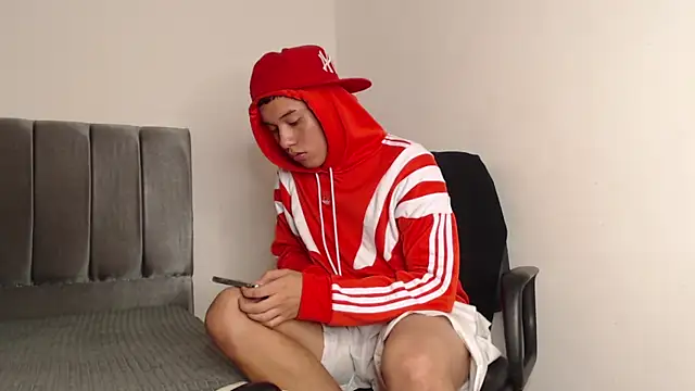 Snapshot of alex-lover chatting on 02.05.25 alex-lover online show from 02.05.25