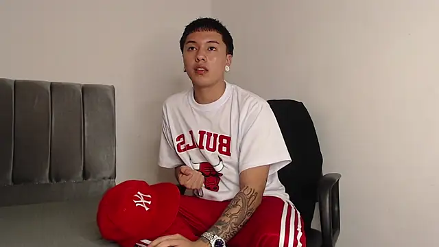 Snapshot of alex-lover chatting on 02.15.25 alex-lover online show from 02.15.25