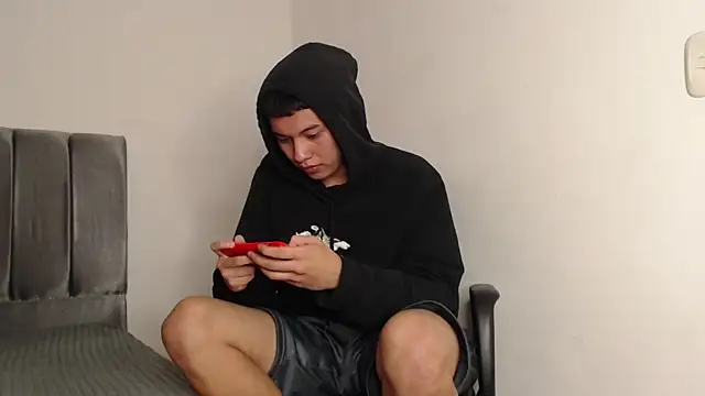 Snapshot of alex-lover chatting on 03.06.25 alex-lover online show from 03.06.25