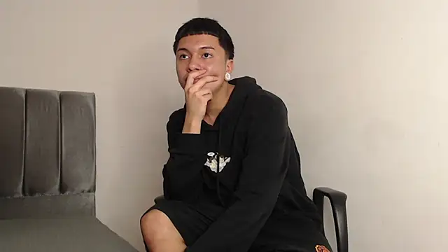 Snapshot of alex-lover chatting on 03.21.25 alex-lover online show from 03.21.25