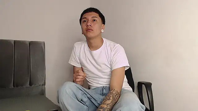 Snapshot of alex-lover chatting on 09.16.25 alex-lover online show from 09.16.25