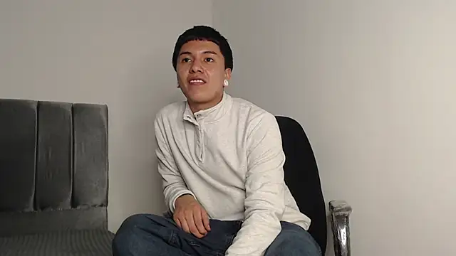 Snapshot of alex-lover chatting on 10.02.25 alex-lover online show from 10.02.25