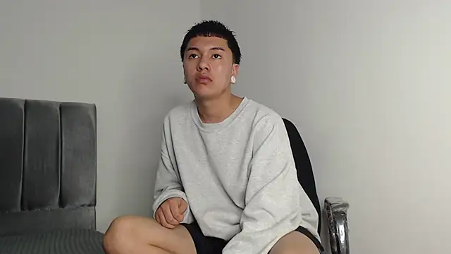 Snapshot of alex-lover chatting on 10.11.25 alex-lover online show from 10.11.25