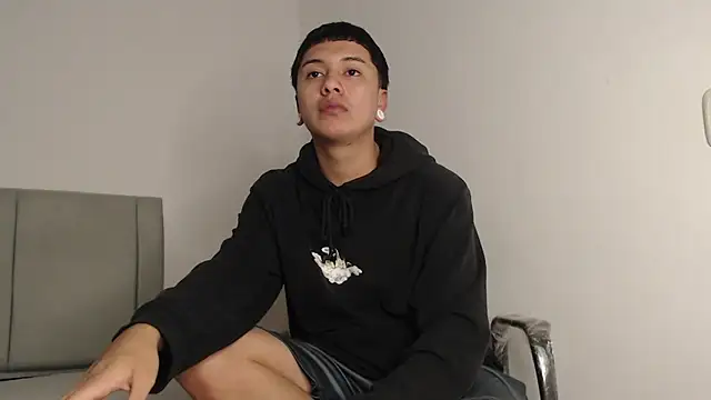 alex-lover online show from 04.15.26