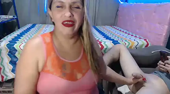 Snapshot of mom_son_dirty chatting on 02.16.25 mom son dirty online show from 02.16.25