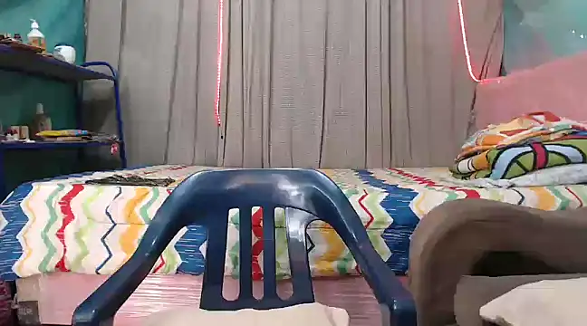 Snapshot of mom_son_dirty chatting on 03.12.25 mom son dirty online show from 03.12.25