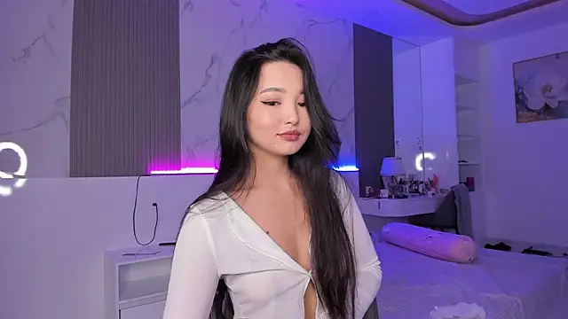 Snapshot of 1_love_8 chatting on 02.28.25 1 love 8 online show from 02.28.25