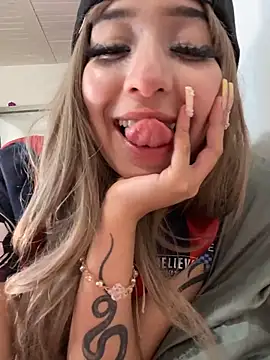 Snapshot of lunaapppp chatting on 03.21.26 lunaapppp online show from 03.21.26