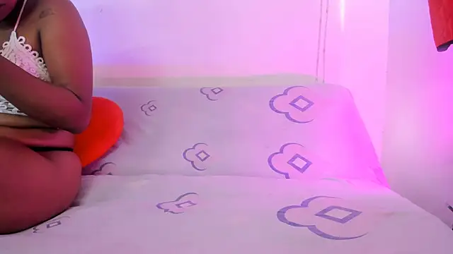 Snapshot of LoveBirds__1 chatting on 10.14.25 LoveBirds  1 online show from 10.14.25