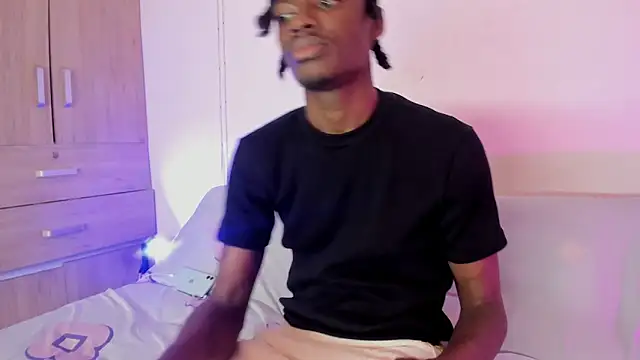 LoveBirds  1 online show from 11.13.25