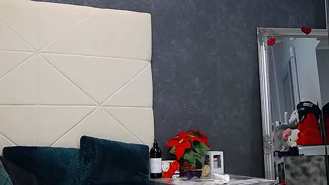 IssaSmith online show from 06.27.26