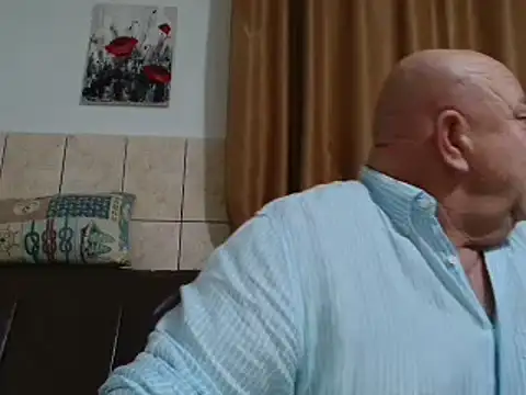 Snapshot of fullballs6 chatting on 12.14.24 fullballs6 online show from 12.14.24