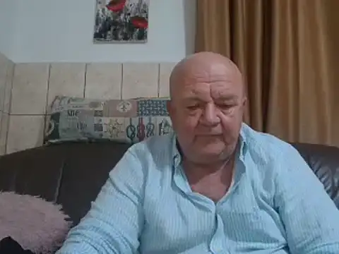 Snapshot of fullballs6 chatting on 12.21.24 fullballs6 online show from 12.21.24