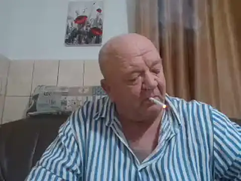 Snapshot of fullballs6 chatting on 12.24.24 fullballs6 online show from 12.24.24