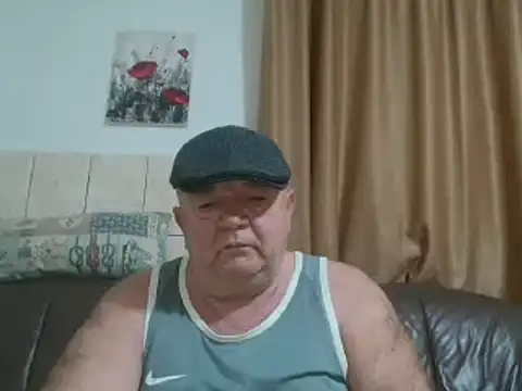 Snapshot of fullballs6 chatting on 12.29.24 fullballs6 online show from 12.29.24