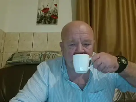 Snapshot of fullballs6 chatting on 02.01.25 fullballs6 online show from 02.01.25