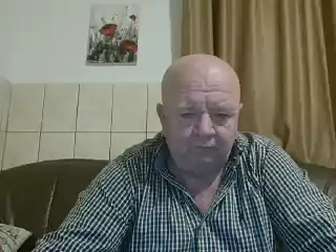 Snapshot of fullballs6 chatting on 02.05.25 fullballs6 online show from 02.05.25