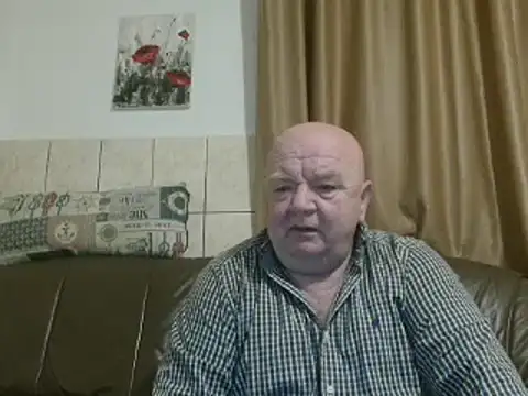 Snapshot of fullballs6 chatting on 02.08.25 fullballs6 online show from 02.08.25