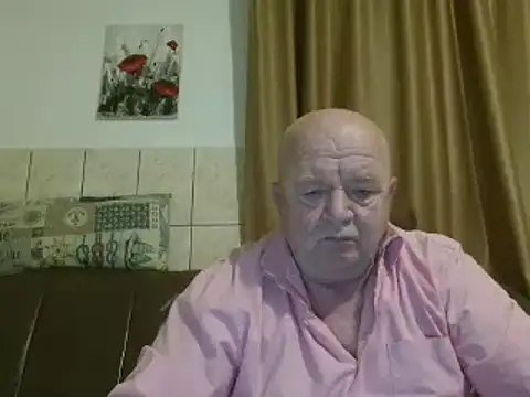 Snapshot of fullballs6 chatting on 02.13.25 fullballs6 online show from 02.13.25