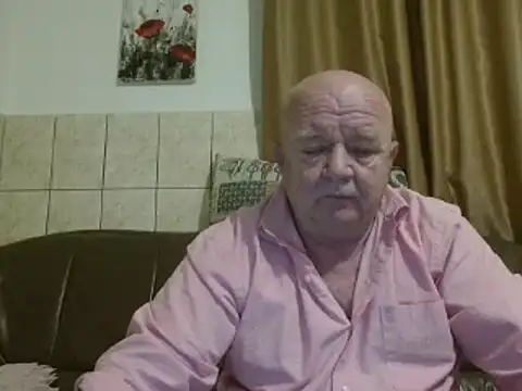 Snapshot of fullballs6 chatting on 02.19.25 fullballs6 online show from 02.19.25