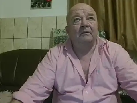 Snapshot of fullballs6 chatting on 02.21.25 fullballs6 online show from 02.21.25