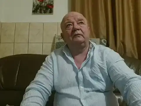 Snapshot of fullballs6 chatting on 02.22.25 fullballs6 online show from 02.22.25