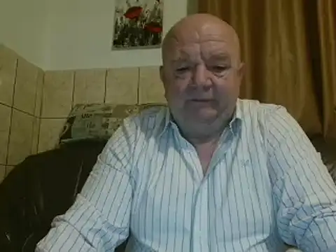 Snapshot of fullballs6 chatting on 02.25.25 fullballs6 online show from 02.25.25