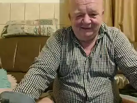 Snapshot of fullballs6 chatting on 03.05.25 fullballs6 online show from 03.05.25