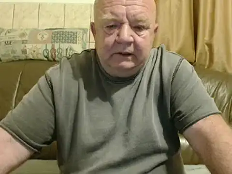 Snapshot of fullballs6 chatting on 03.17.25 fullballs6 online show from 03.17.25