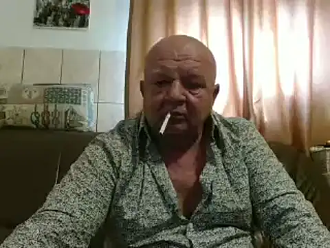 Snapshot of fullballs6 chatting on 03.20.25 fullballs6 online show from 03.20.25