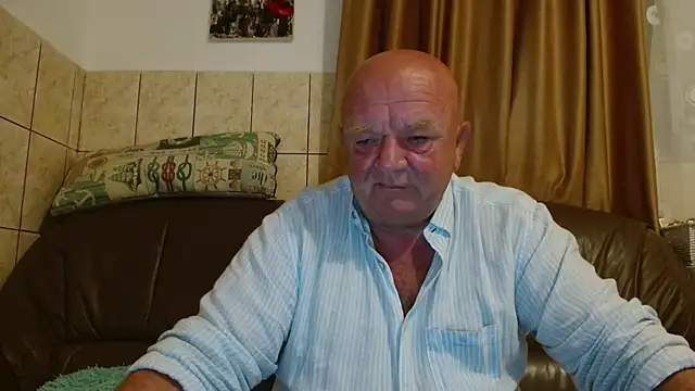 Snapshot of fullballs6 chatting on 09.11.25 fullballs6 online show from 09.11.25