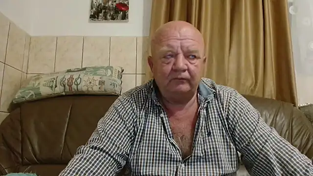 Snapshot of fullballs6 chatting on 09.12.25 fullballs6 online show from 09.12.25