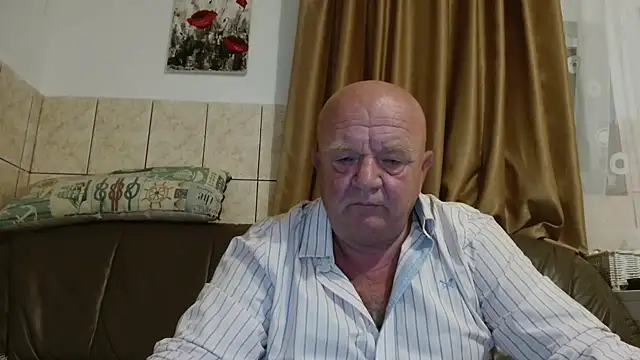 Snapshot of fullballs6 chatting on 09.20.25 fullballs6 online show from 09.20.25