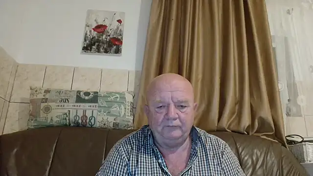 Snapshot of fullballs6 chatting on 10.07.25 fullballs6 online show from 10.07.25