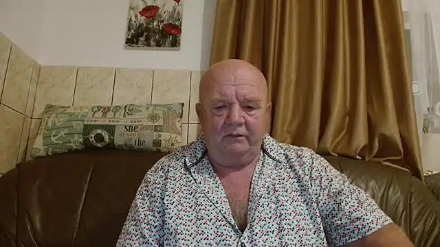 Snapshot of fullballs6 chatting on 10.09.25 fullballs6 online show from 10.09.25