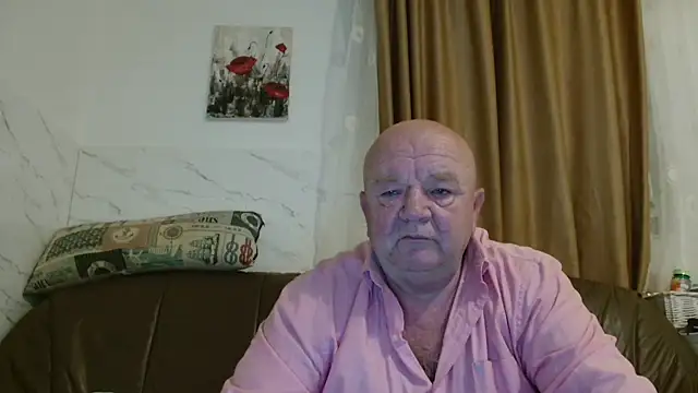 Snapshot of fullballs6 chatting on 11.28.25 fullballs6 online show from 11.28.25