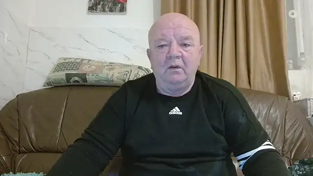 Snapshot of fullballs6 chatting on 01.15.26 fullballs6 online show from 01.15.26