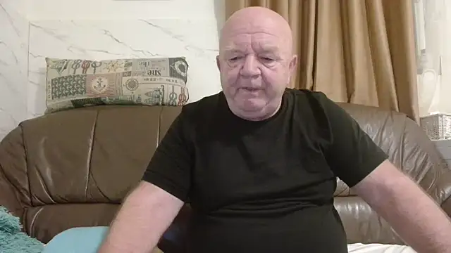 Snapshot of fullballs6 chatting on 02.06.26 fullballs6 online show from 02.06.26